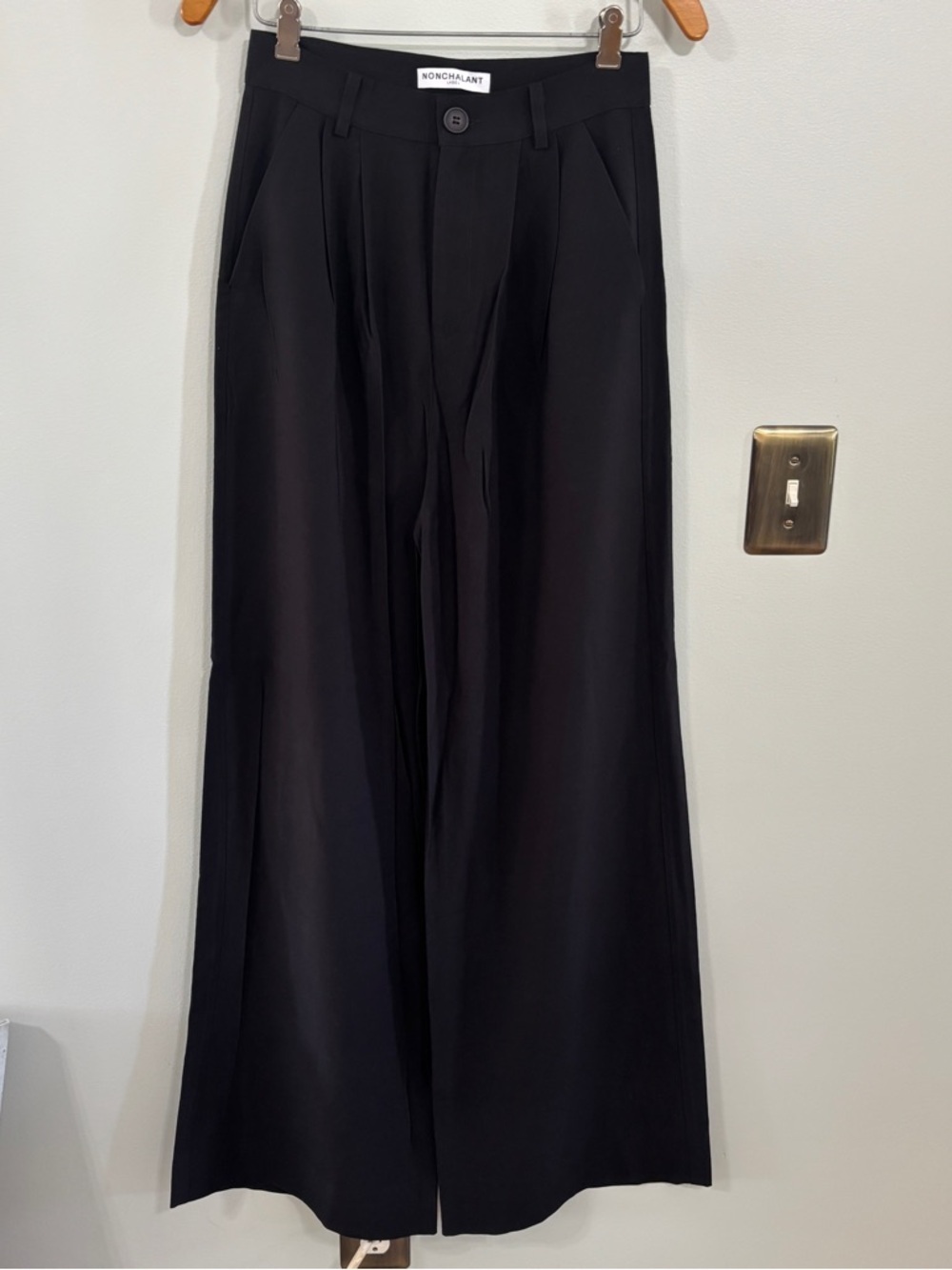 Nonchalant Fabi wide leg high rise pants black medium